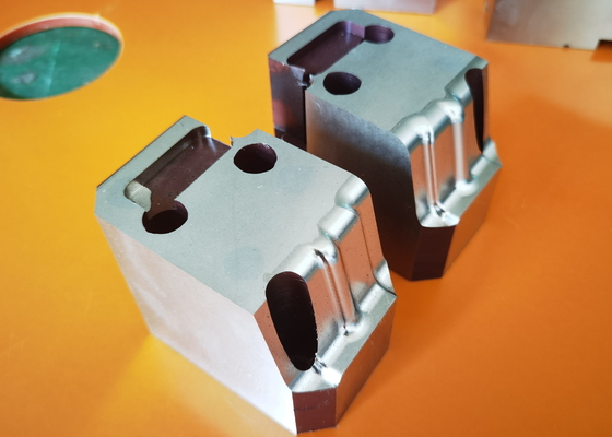Die Druckguss-Hohlraum-Kern-Präzisions-Form-Teile, die HASCO MISUMI-Standard LOCHEN