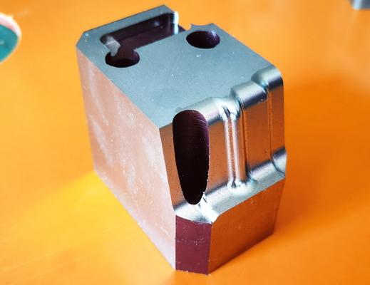 Die Hardware-Präzisions-Form-Teile formen Kern sterben Werkzeugausstattungs-Hohlraum