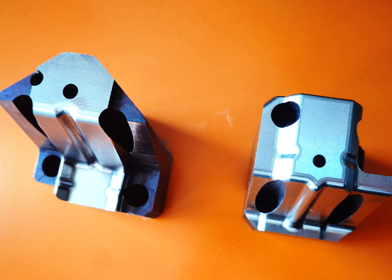 Die Hardware-Präzisions-Form-Teile formen Kern sterben Werkzeugausstattungs-Hohlraum